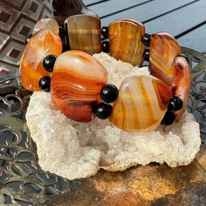 Handmade Red Banded Agate & Onyx Bracelet